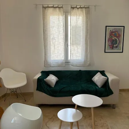 Appartement Avec Vue Sur L Eglise Des Saintes Exterior photo